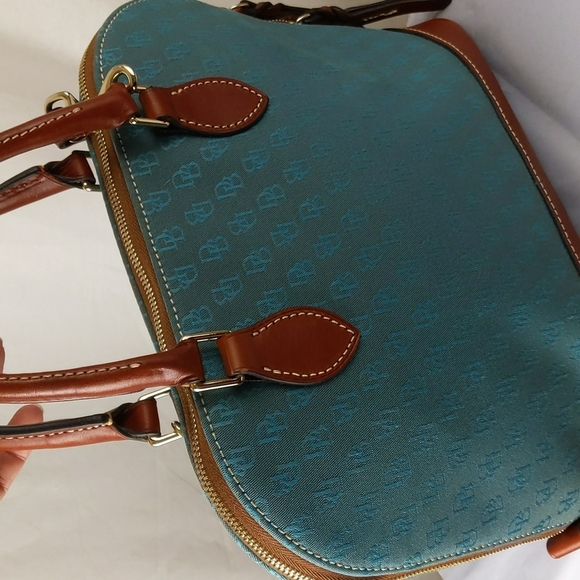 *SOLD* Dooney & Bourke Gretta Zip Zip Satchel - Picture 12 of 15